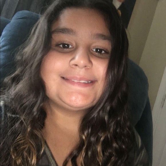 Meet your Posher, Ava - Picture 2 of 2